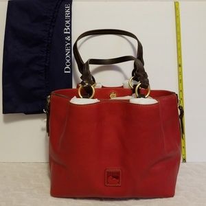 046 Dooney & Bourke handbag